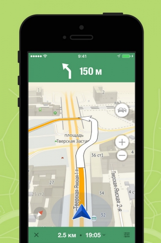 Навигатор в 2GIS ведет по дороге, рассчитывает время прибытия и подсказывает, когда необходимо совершить очередной поворот