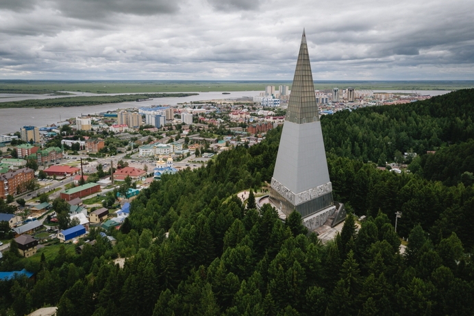 стелла первооткрывателям земли югорской